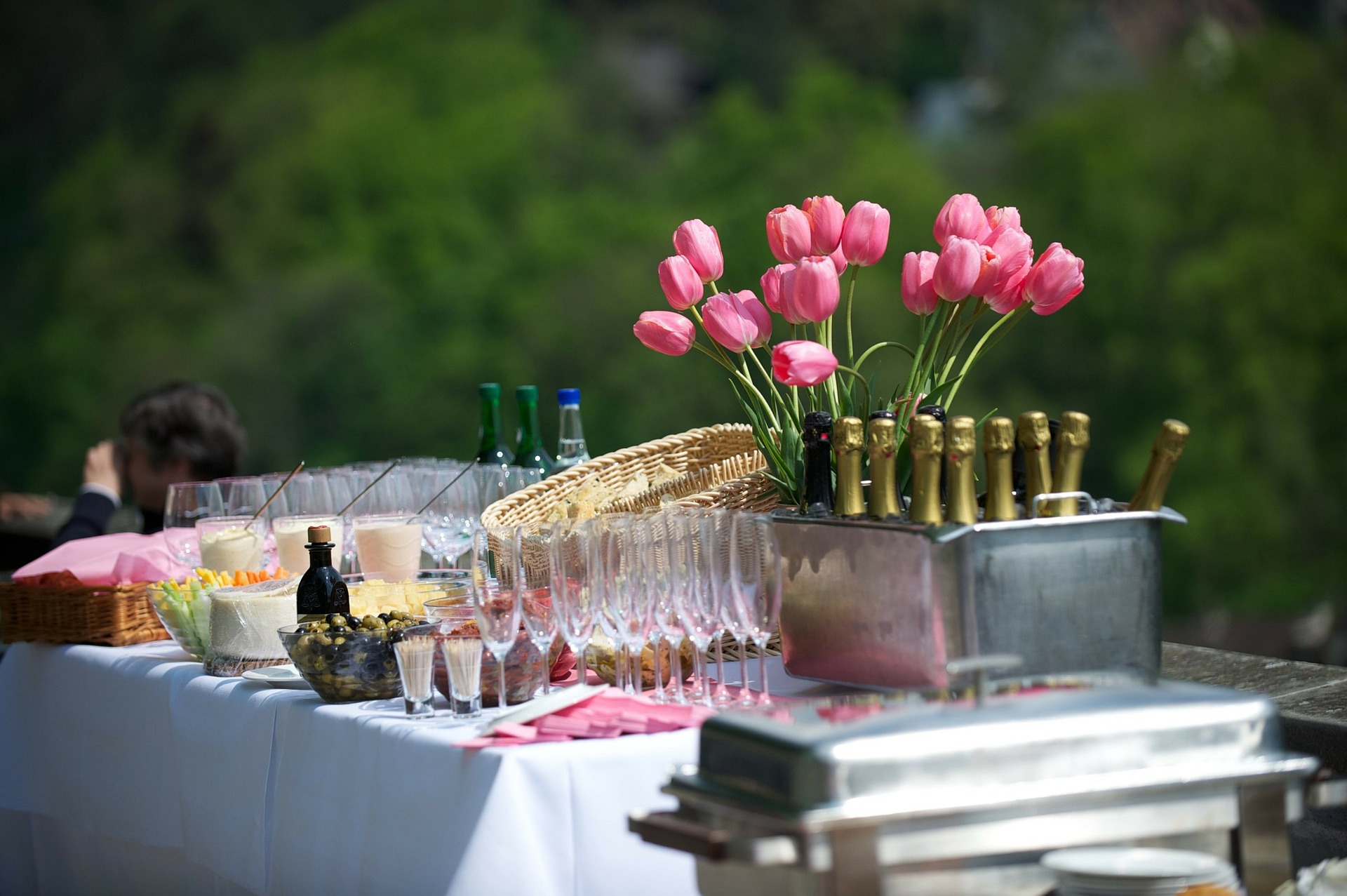 outdoor scene catering table 